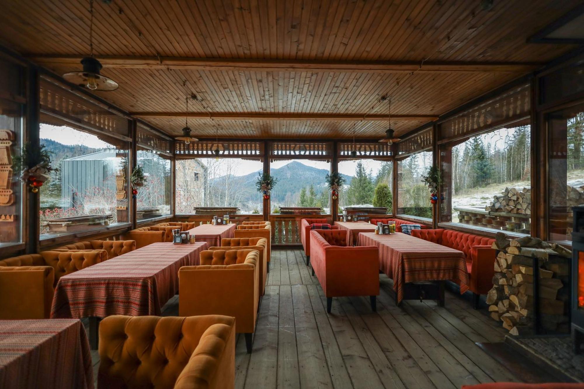 Korunka Hotel Tatariv Ngoại thất bức ảnh